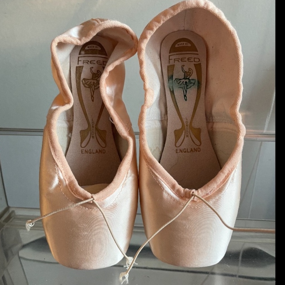 Never worn FREED of London ballet pointe shoes